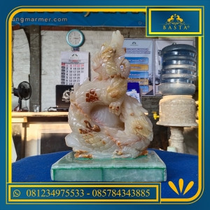 Patung Dewi Kwan In tampak belakang