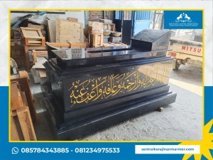 Kijing Makam Uje Granit HItam