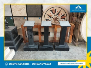 Podium Prasasti Granit